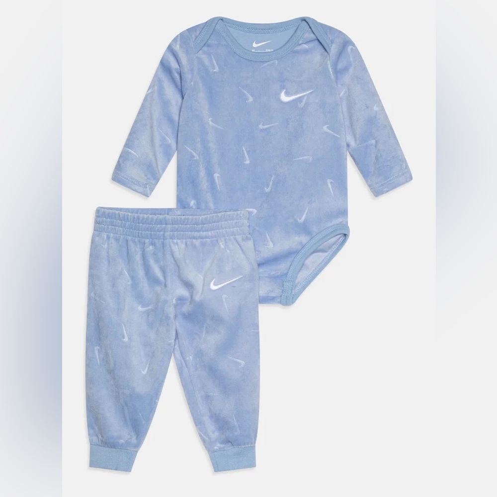 Nike Infant Girls' Essentials Bodysuit & Pants Set
